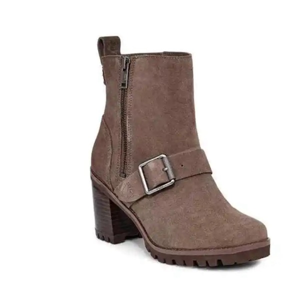 UGG Australian Suede FERN Boots SIZE 5.5  NEW - Picture 2 of 3